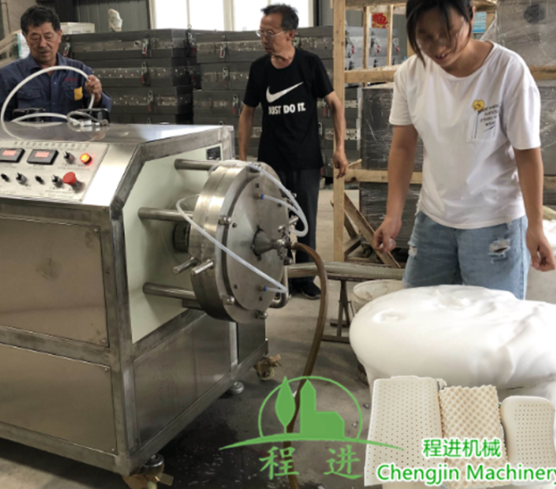 The large capacity automatic latex foaming machine used in latex mattress began to be made